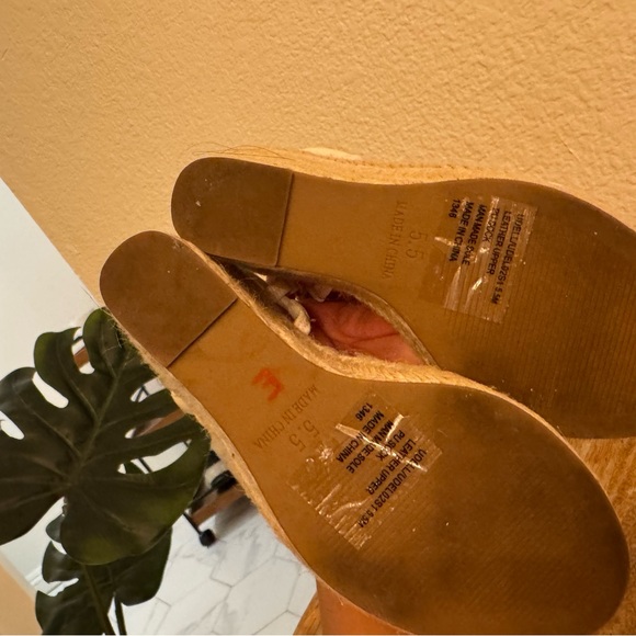 Steve Madden Tan Wedge Sandals - Picture 6 of 9